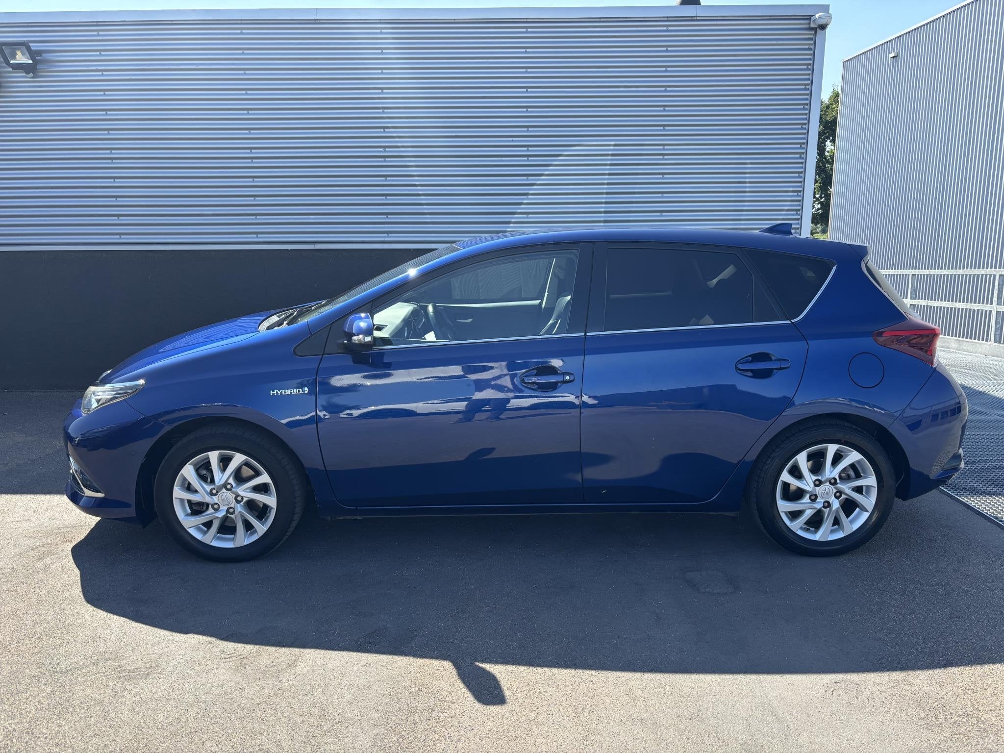 Toyota Auris 1.8 Hybrid Executive Meeste luxe uitvoering / n, Dealer onderhouden, Gebruikt, Euro 6, 4 cilinders
