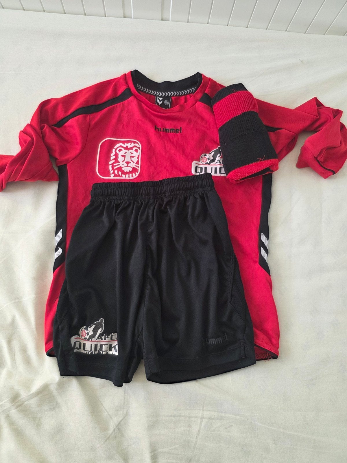 Hummel Quick sportset maat 128, Gebruikt, Jongen of Meisje, Ophalen of Verzenden, Setje
