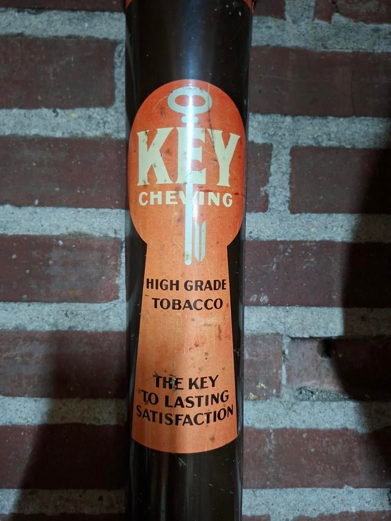 key chewing tobacco ≥ Vintage Key Chewing Tobacco Dispenser uit de jaren '40 — Merken en  Reclamevoorwerpen — Marktplaats