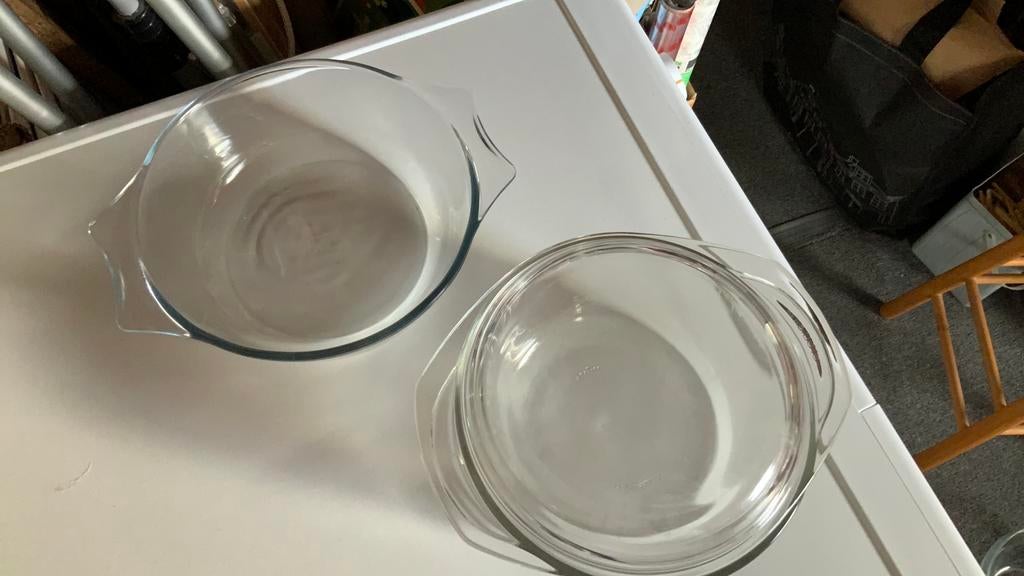 Twee ovenschalen één met en één zonder deksel., Ophalen of Verzenden, Zo goed als nieuw