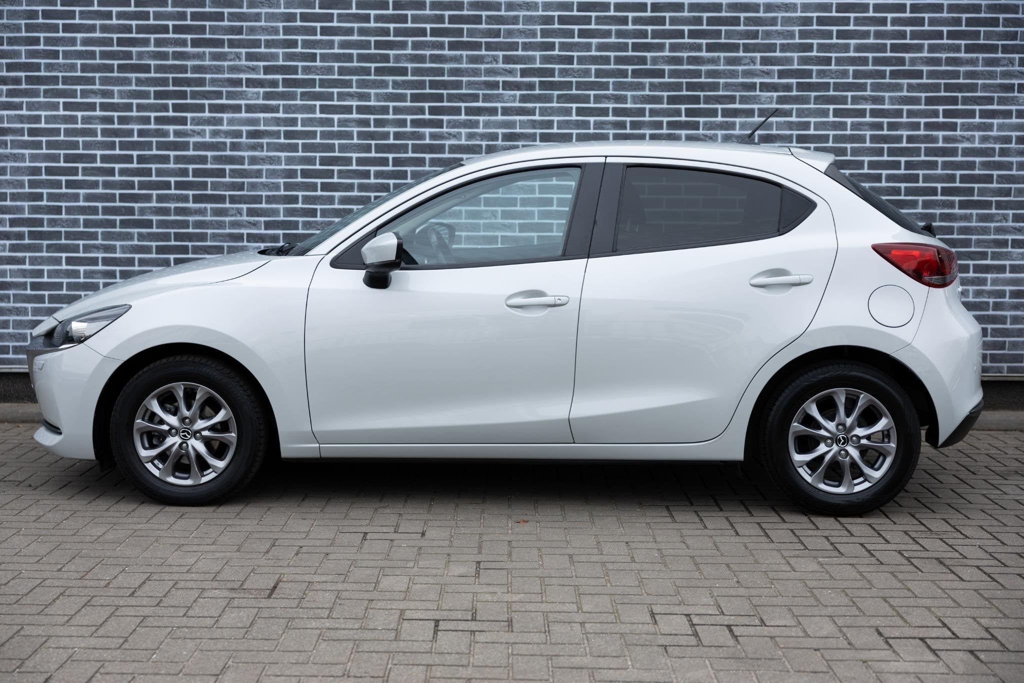 Mazda 2 1.5 Skyactiv-G Comfort | Airco | Cruise Control | Pa, Auto's, Dealer onderhouden, Stof, 4 cilinders, Lane Keeping Assist