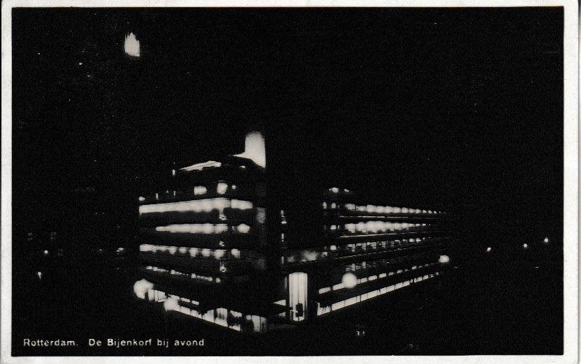 ROTTERDAM - De BIJENKORF bij AVOND, Ophalen of Verzenden, 1960 tot 1980, Gelopen, Zuid-Holland