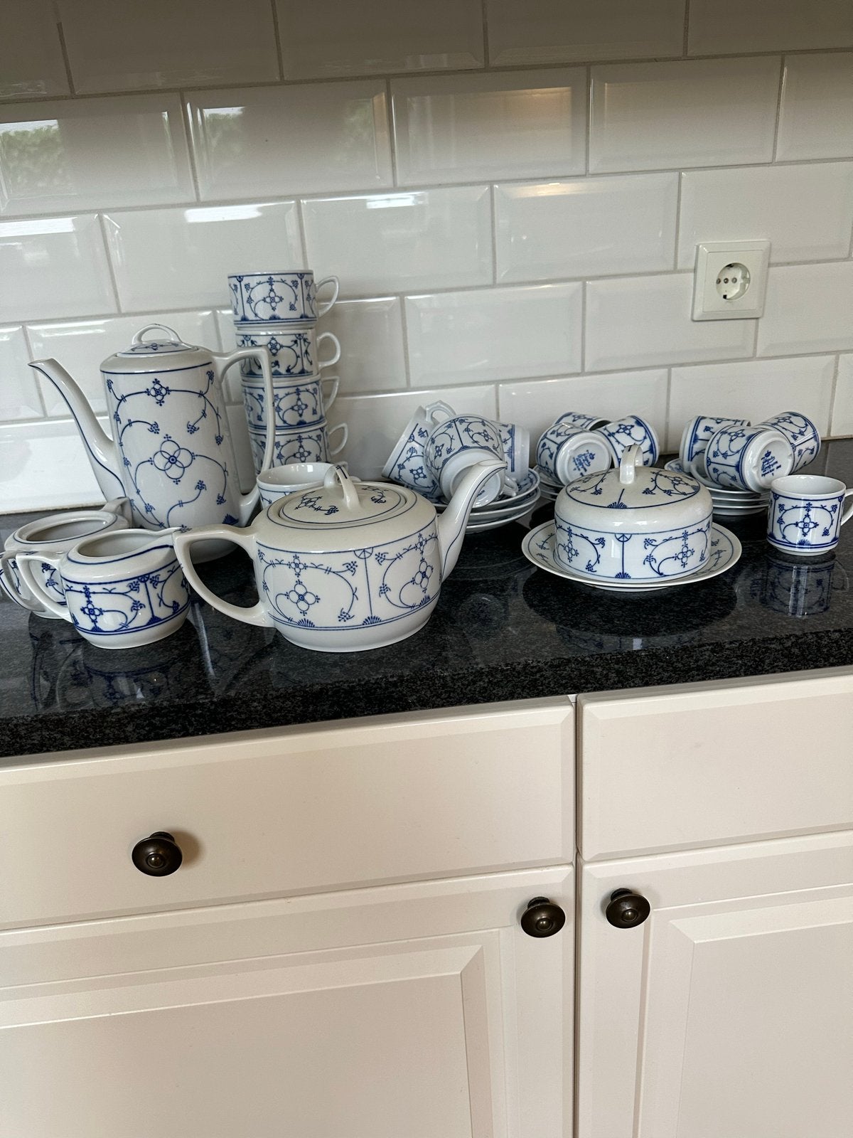 Blau Saks servies - Karbla Germany , Jager, Huis en Inrichting, Keuken | Servies, Ophalen of Verzenden, Zo goed als nieuw, Overige stijlen