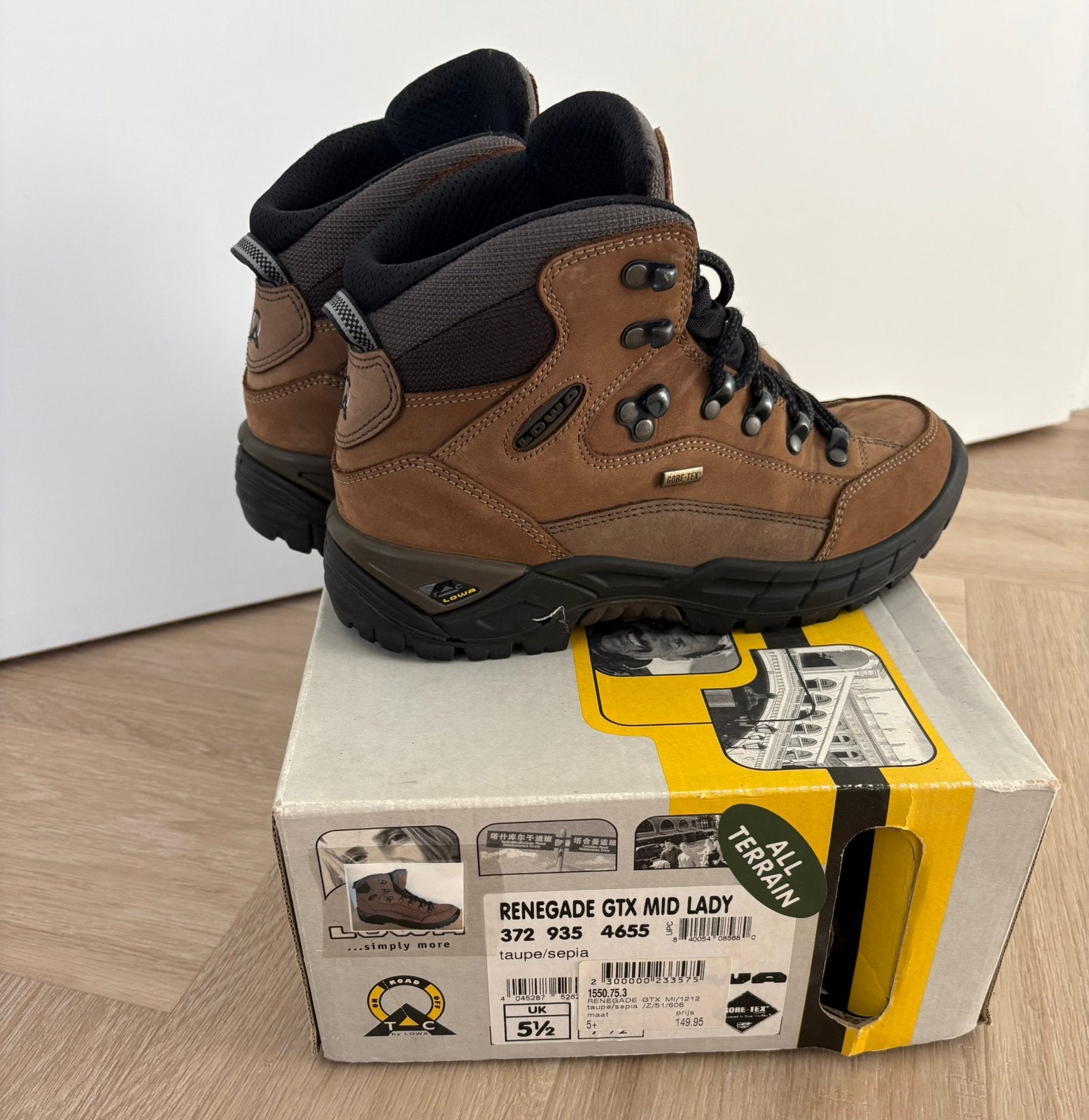 Lowa wandelschoenen maat 5,5, Ophalen of Verzenden, Zo goed als nieuw, Schoenen