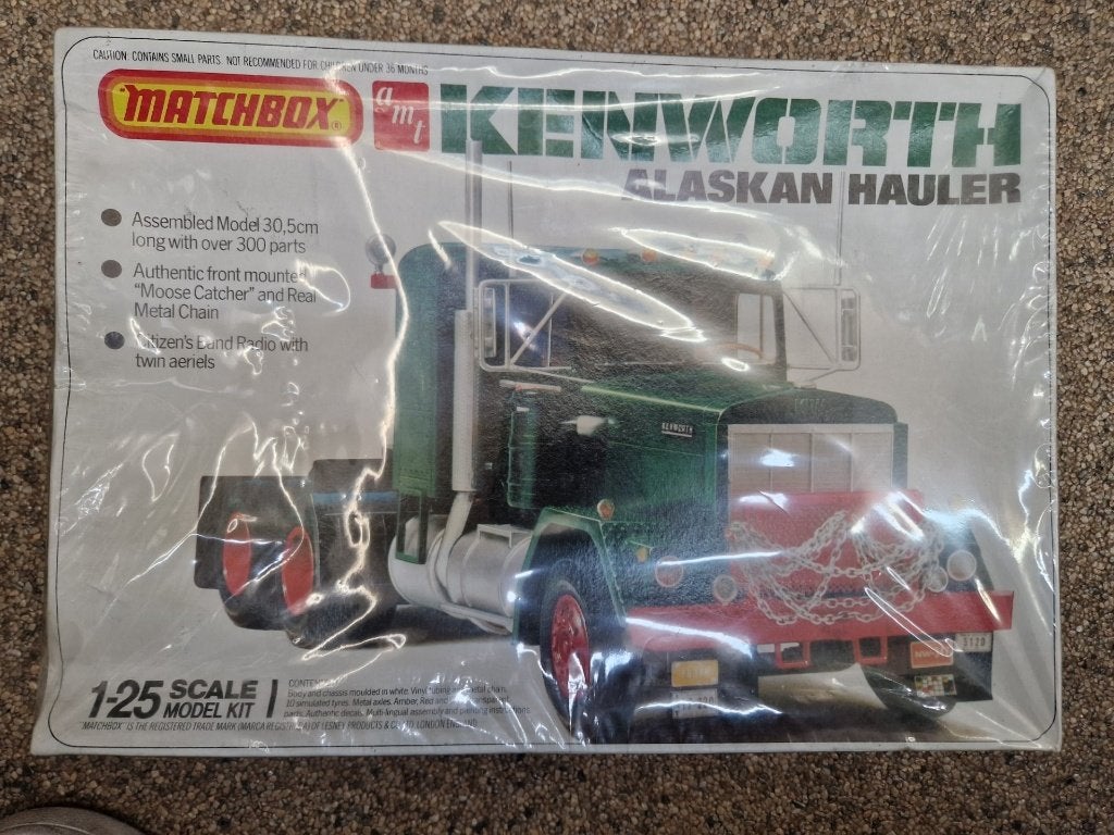 Kenworth alaskan hauler matchbox 1:25 NEW, Overige merken, 1:50 of kleiner, Nieuw, Ophalen of Verzenden