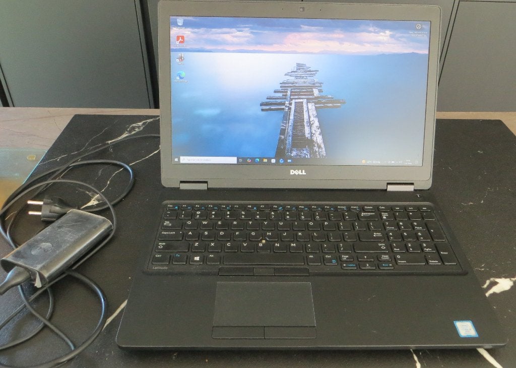 Laptop DELL model 5580 Core i5-7300U (M.2-256 Gb + 8 Gb), 256 GB, 2 tot 3 Ghz, 8 GB, Refurbished