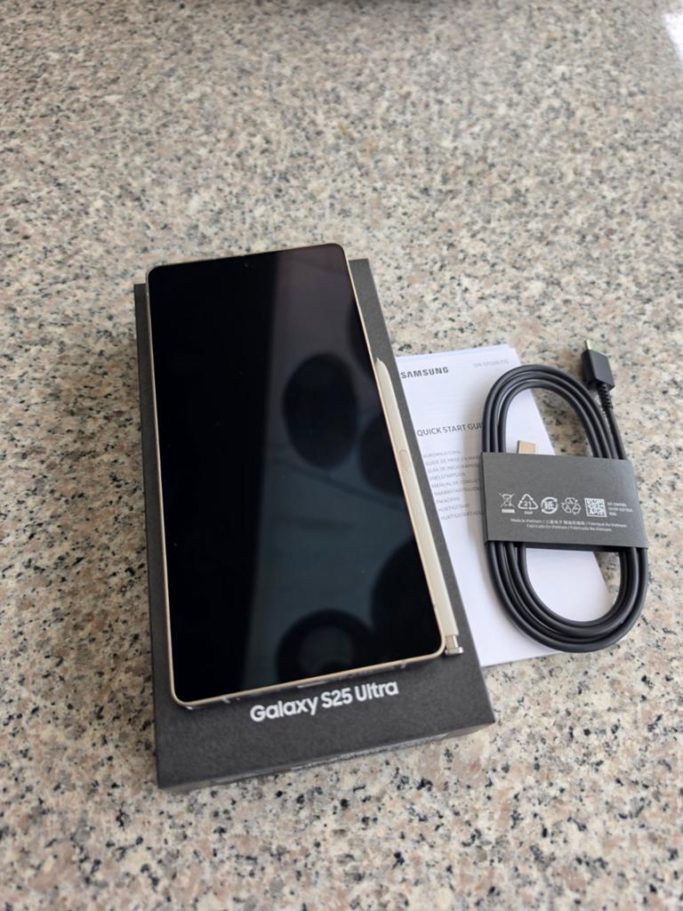 Samsung Galaxy S25 Ultra 256GB (in nieuwstaat), Telecommunicatie, Mobiele telefoons | Samsung, Ophalen, Overige modellen, Overige kleuren
