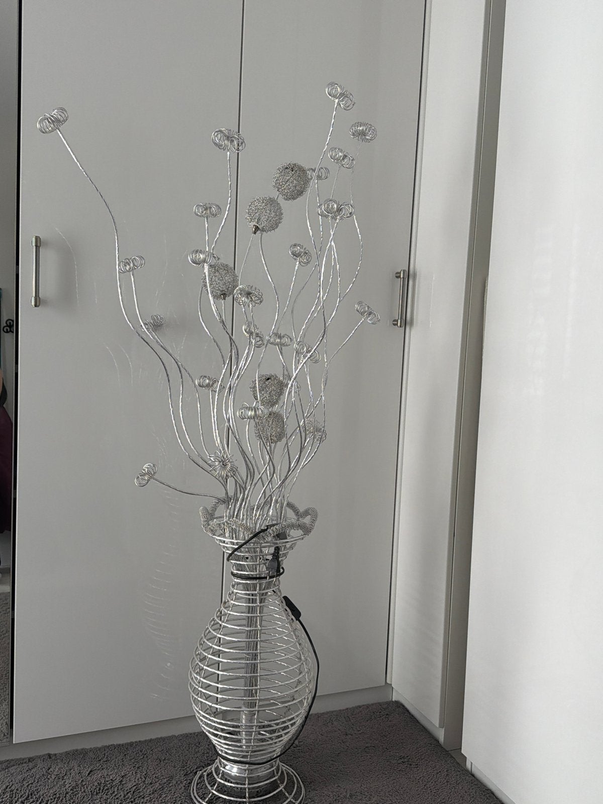 Decoratieve zilverkleurige vaas met lichtjes, Overige materialen, Overige kleuren, Ophalen of Verzenden, Zo goed als nieuw