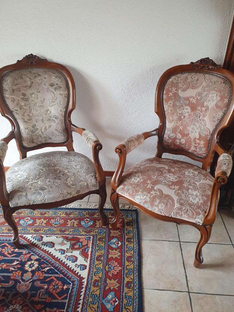 Set van 2 antieke stoelen met sierlijk houtsnijwerk, Ophalen