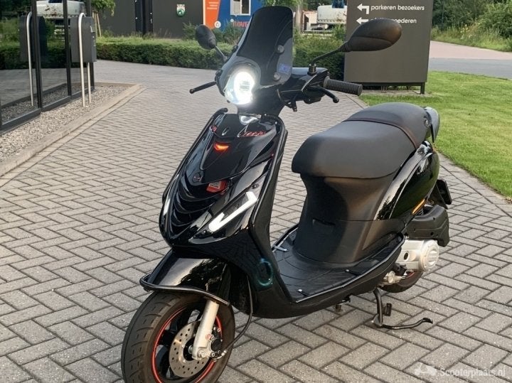 Gezocht: Piaggio Zip 4T 50cc, Fietsen en Brommers, Scooters | Piaggio, Ophalen, Maximaal 45 km/u, Zip, Zo goed als nieuw