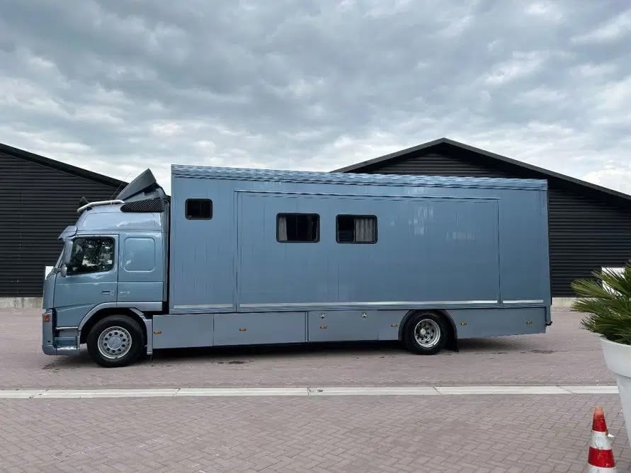 Volvo FM9 4X2R FAL7.1 RAD-A4 MOTORHOME SLIDE OUT OMBOUW BJ 2, Automaat, Zwart, Bedrijf, Diesel