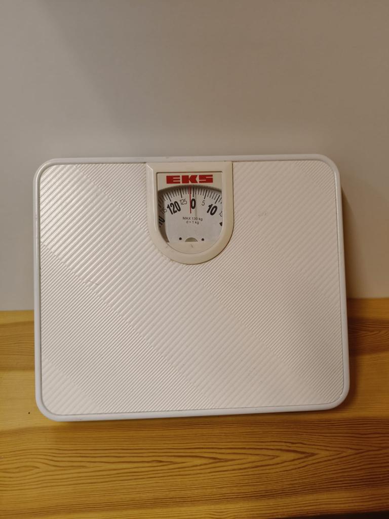 EKS Analoge Personenweegschaal - Wit, tot 130 kg, Witgoed en Apparatuur, Weegschalen, Gebruikt, Analoog, 100 kg of meer, Ophalen of Verzenden