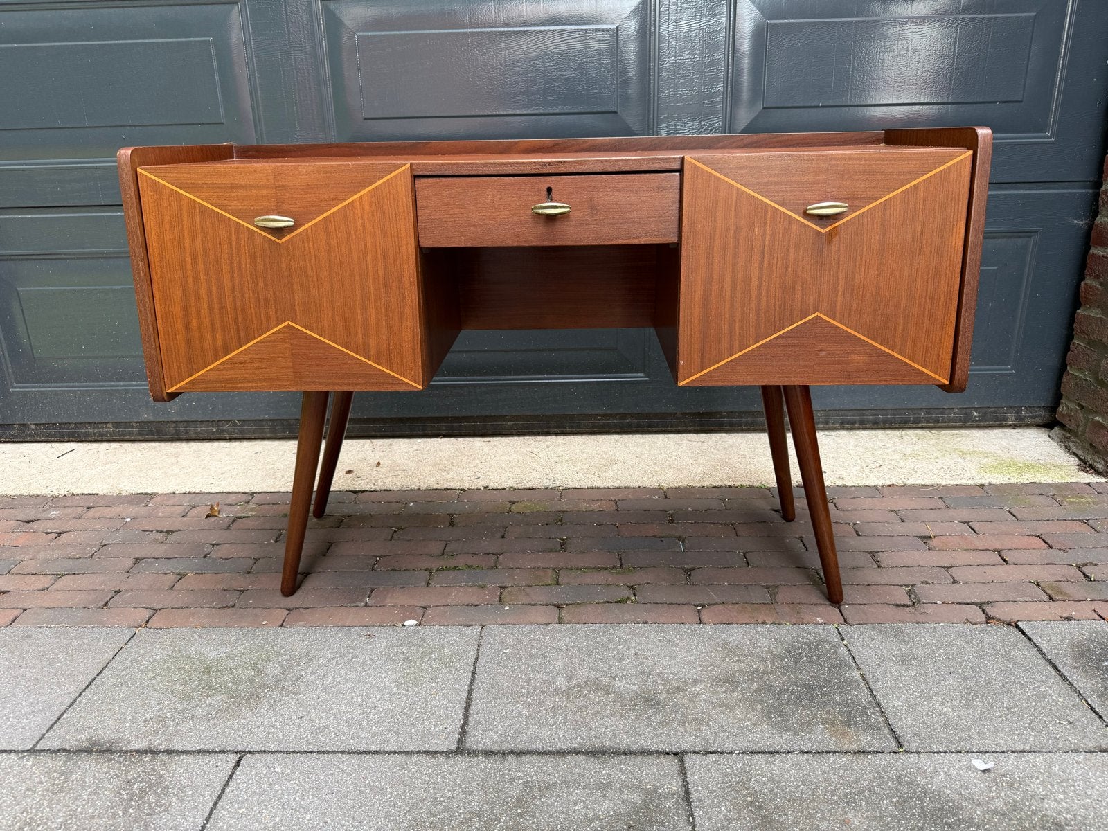 Louis van Teeffelen kaptafel / dressoir / side table, Gebruikt, 100 tot 150 cm, Ophalen of Verzenden, Gijpsvintage