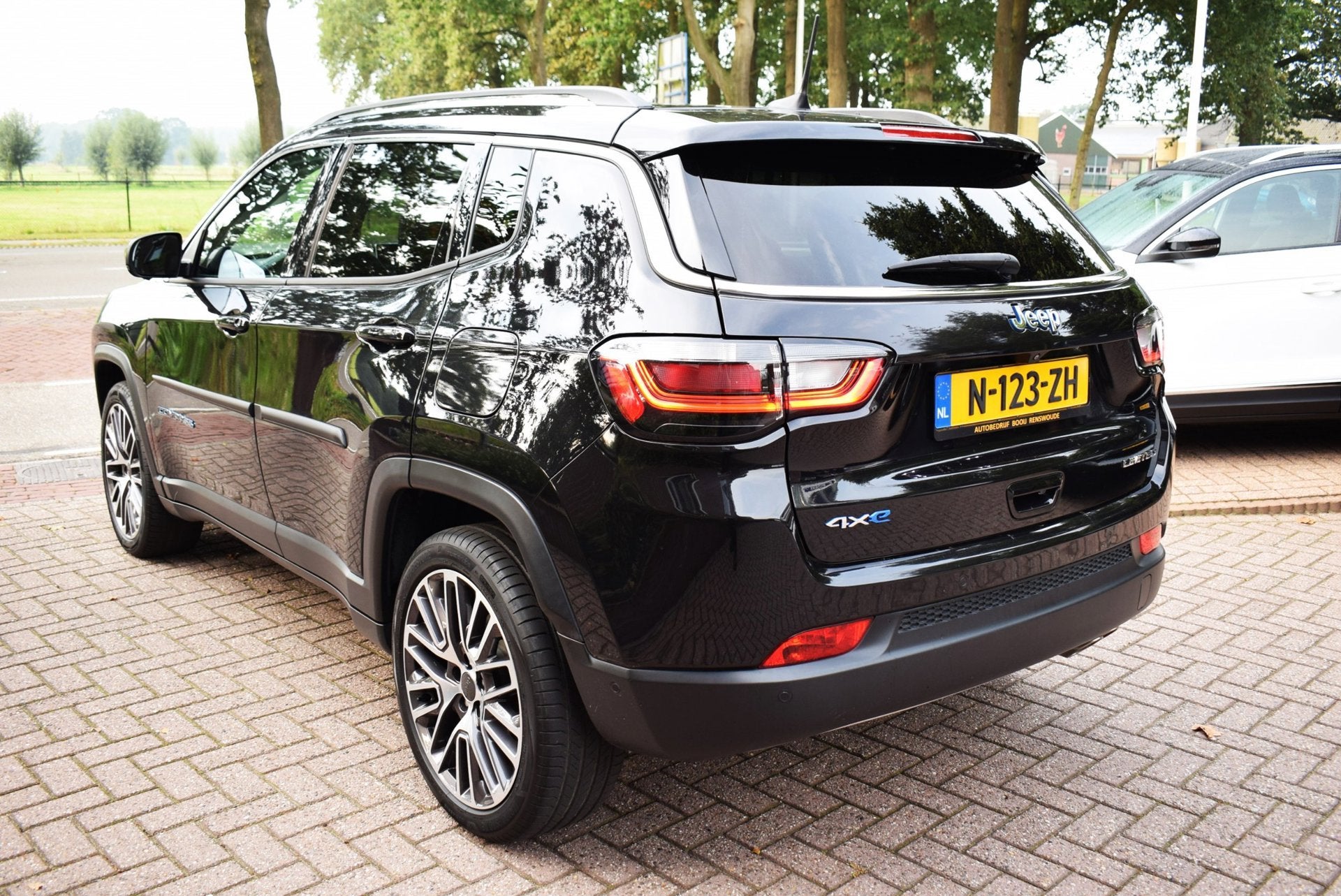 Jeep Compass 4xe 190 Plug-in Hybrid Electric Limited Lease E, Automaat, Dealer onderhouden, 4 cilinders, Zwart