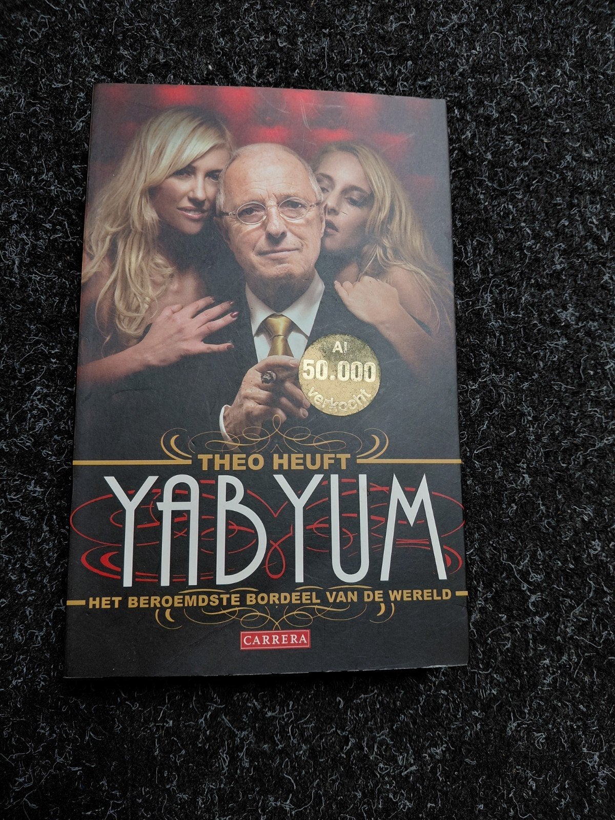 Theo Heuft - Yab Yum, Ophalen of Verzenden, Gelezen, Theo Heuft