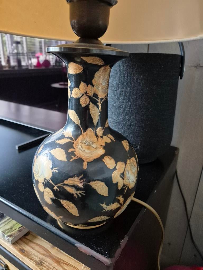 Chinese porseleinen tafel lamp met gouden bloem motief., Ophalen of Verzenden, Minder dan 50 cm