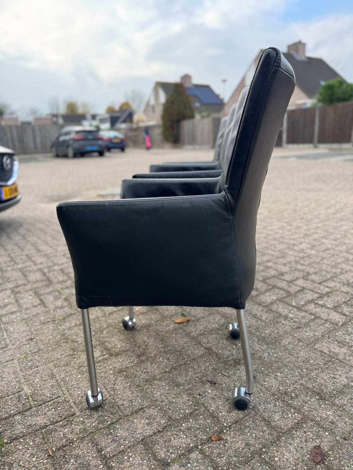Zwarte leren eetkamerstoelen op wieltjes (3 stuks), Ophalen, Gebruikt, Drie, Zwart