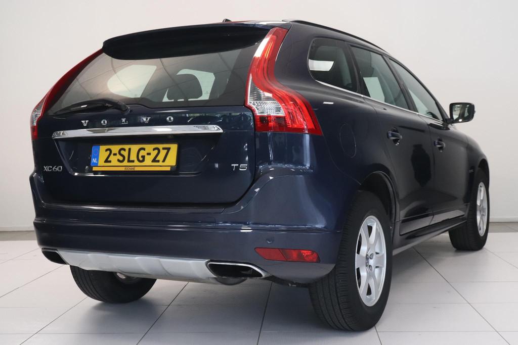 Volvo XC60 2.0 T5 FWD Momentum | Camera | Navigatie | Cruise, Auto's, Euro 5, 4 cilinders, Met garantie (alle), Blauw