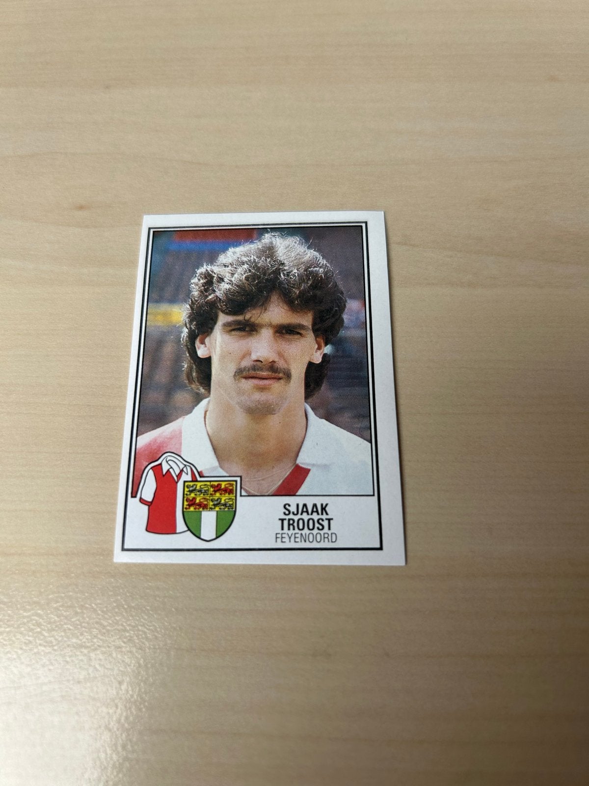 Voetbal 85 Panini Sticker Sjaak Troost Feyenoord, Verzamelen, Sportartikelen en Voetbal, Ophalen of Verzenden, Zo goed als nieuw
