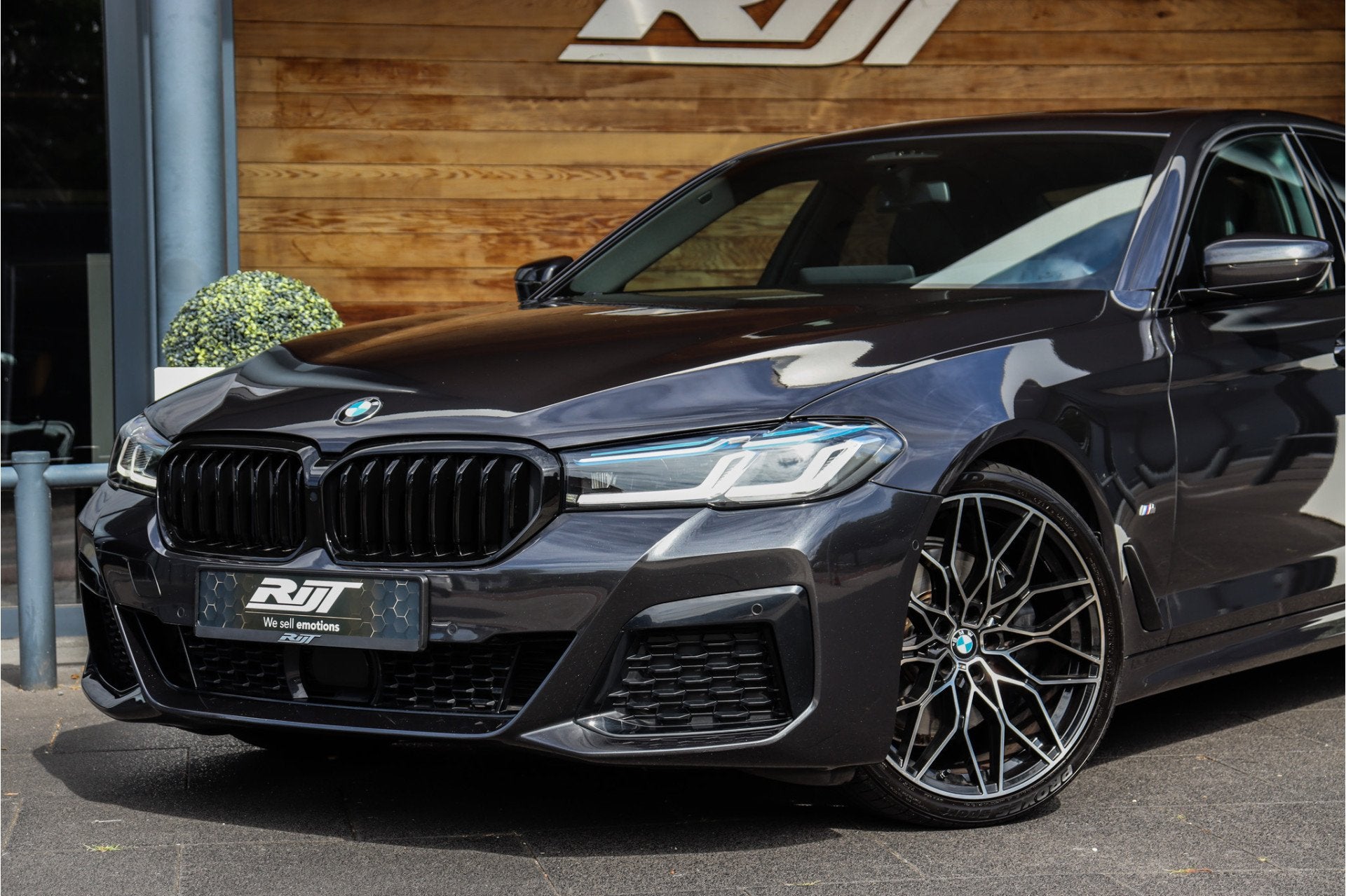 BMW 5 Serie 540i M-Sport *HUD/E.dak/Laserled/Excl.leder*, Auto's, Achterwielaandrijving, Gebruikt, 2000 kg, 334 pk