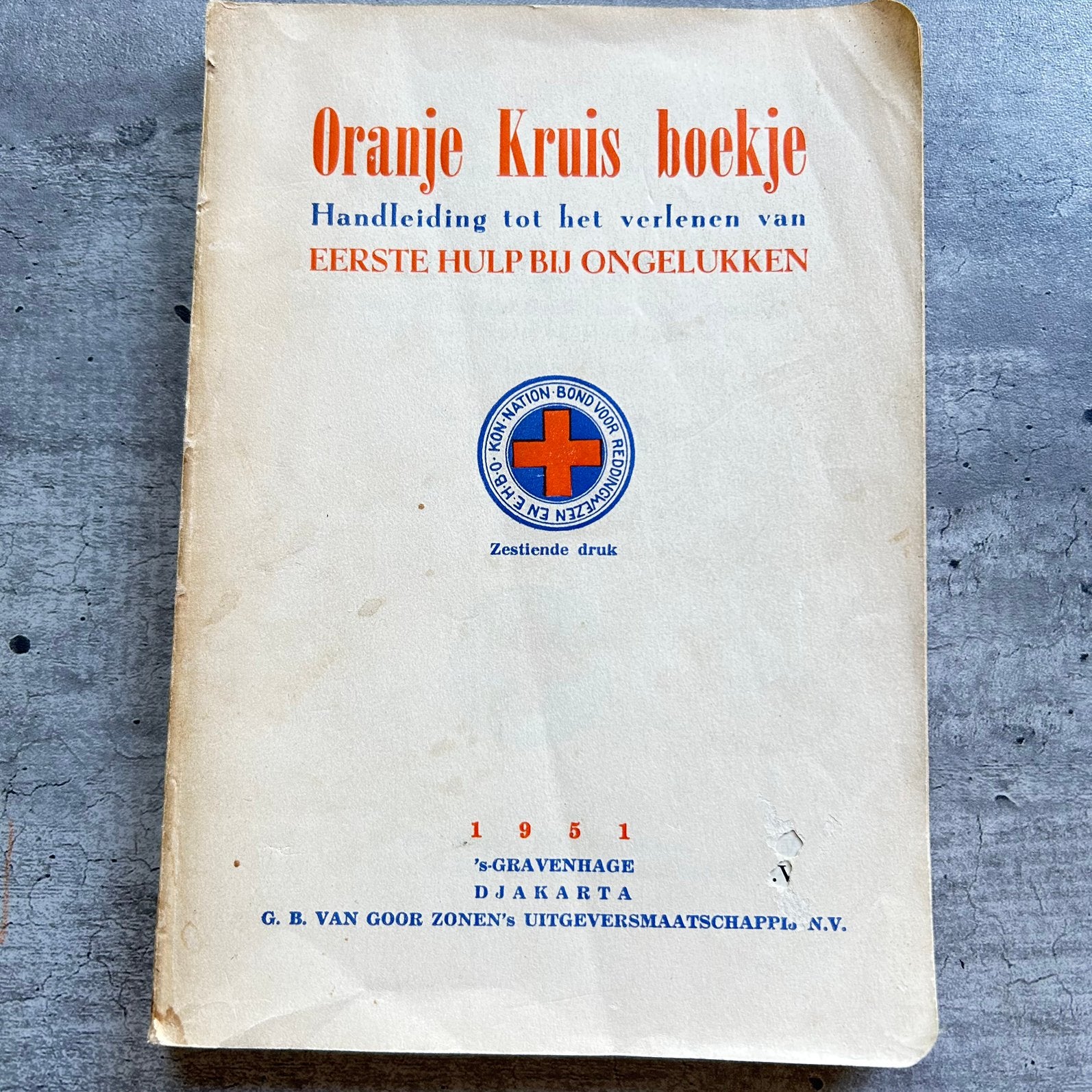 Oranje Kruos boek 1951 handleiding 206 bladzijde., Ophalen of Verzenden