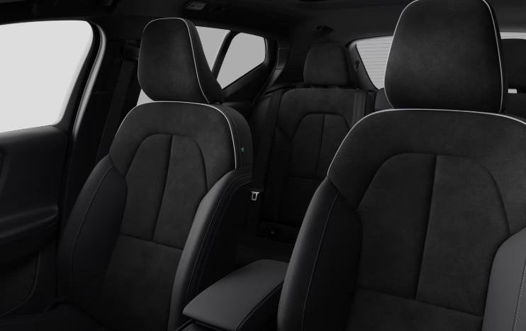 Volvo EX40 Single Motor Extended Range Ultra Black Edition E, Auto's, Volvo, Automaat, 12 maanden, Achterwielaandrijving, Gebruikt