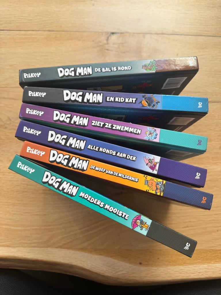 Set 6 Dog Man boeken - Dav Pilkey collectie, Boeken, Kinderboeken | Jeugd | onder 10 jaar, Ophalen of Verzenden, Gelezen, Fictie algemeen