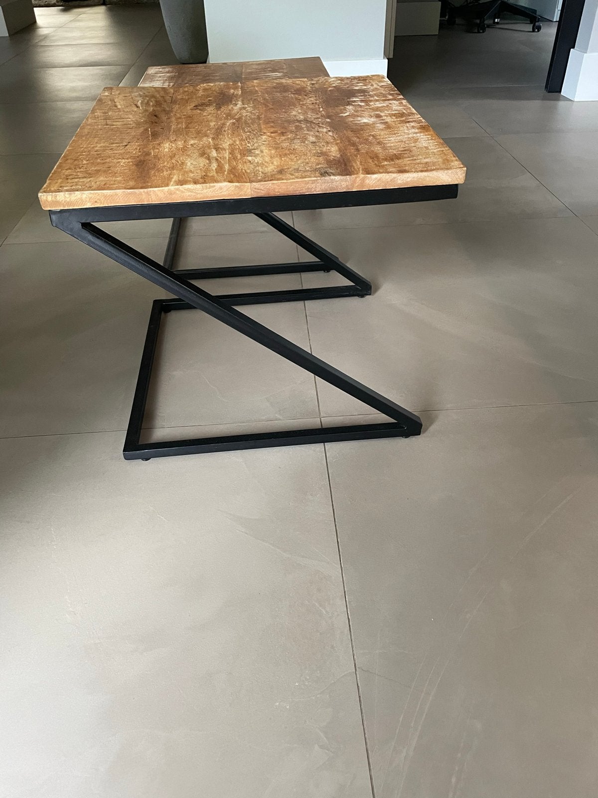 Salontafel van mangohout en metaal, Huis en Inrichting, Tafels | Salontafels, Ophalen, Minder dan 50 cm, Gebruikt, 100 tot 150 cm