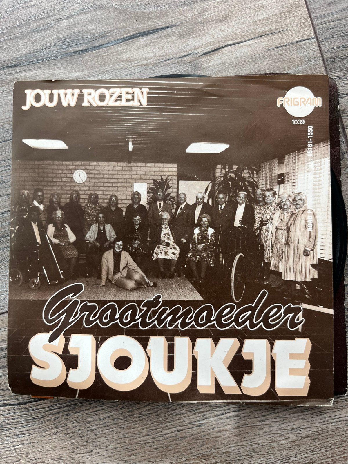 Sjoukje - grootmoeder, Ophalen, Zo goed als nieuw, Overige formaten, Levenslied of Smartlap