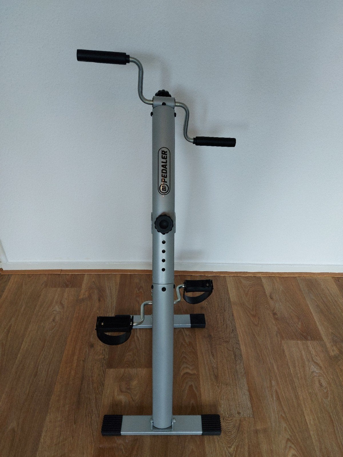 Bi-Pedaler Home Trainer + Reagar ergonomisch kussen, Ophalen, Buik, Aluminium, Zo goed als nieuw