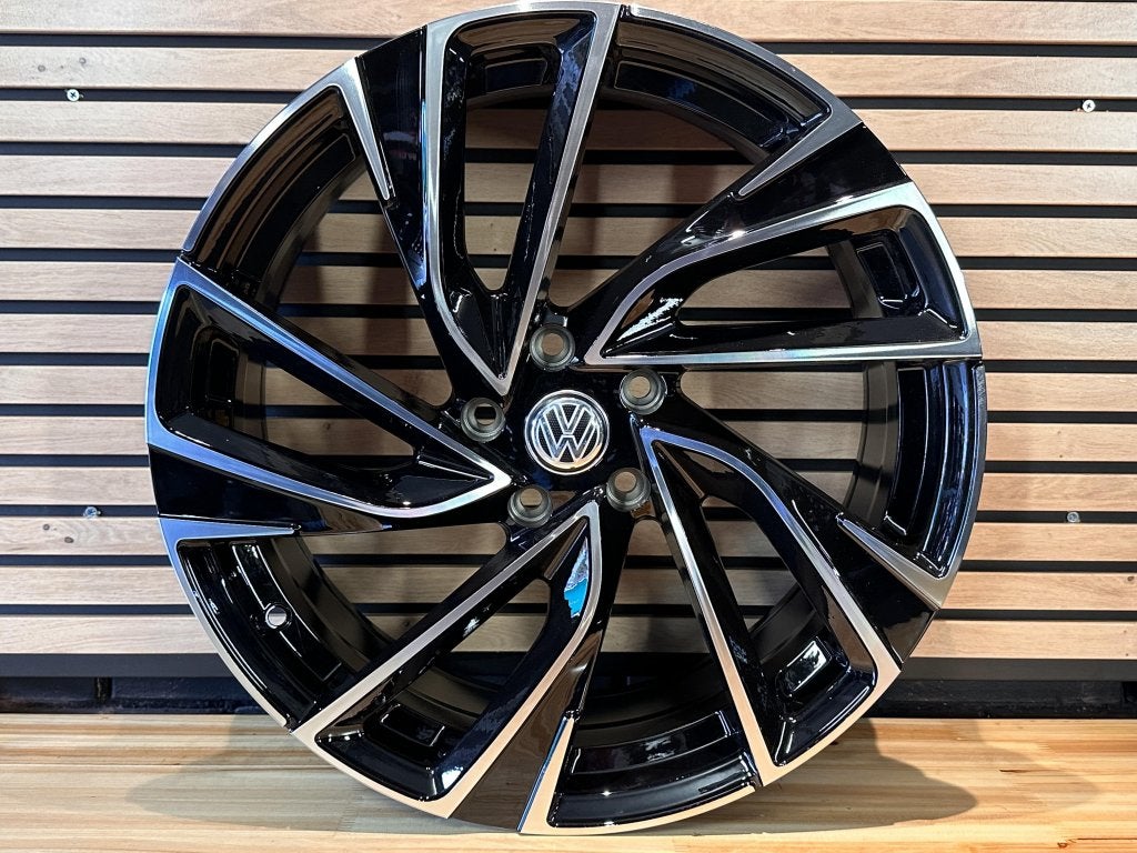 18" Adelaide fits VW Golf 5/6/7/8 Caddy/Touran/ 5x112 et45, Niet ingevuld, 18 inch, Banden en Velgen, Niet ingevuld