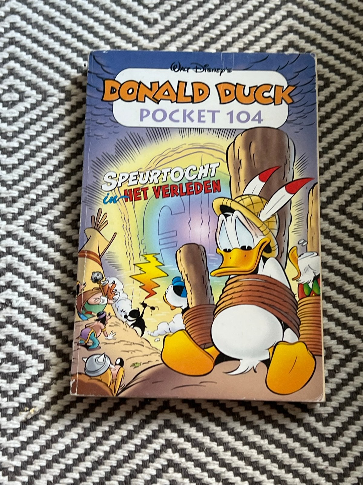 Donald Duck Pocket 104: Speurtocht in het Verleden, Eén stripboek, Ophalen of Verzenden, Gelezen