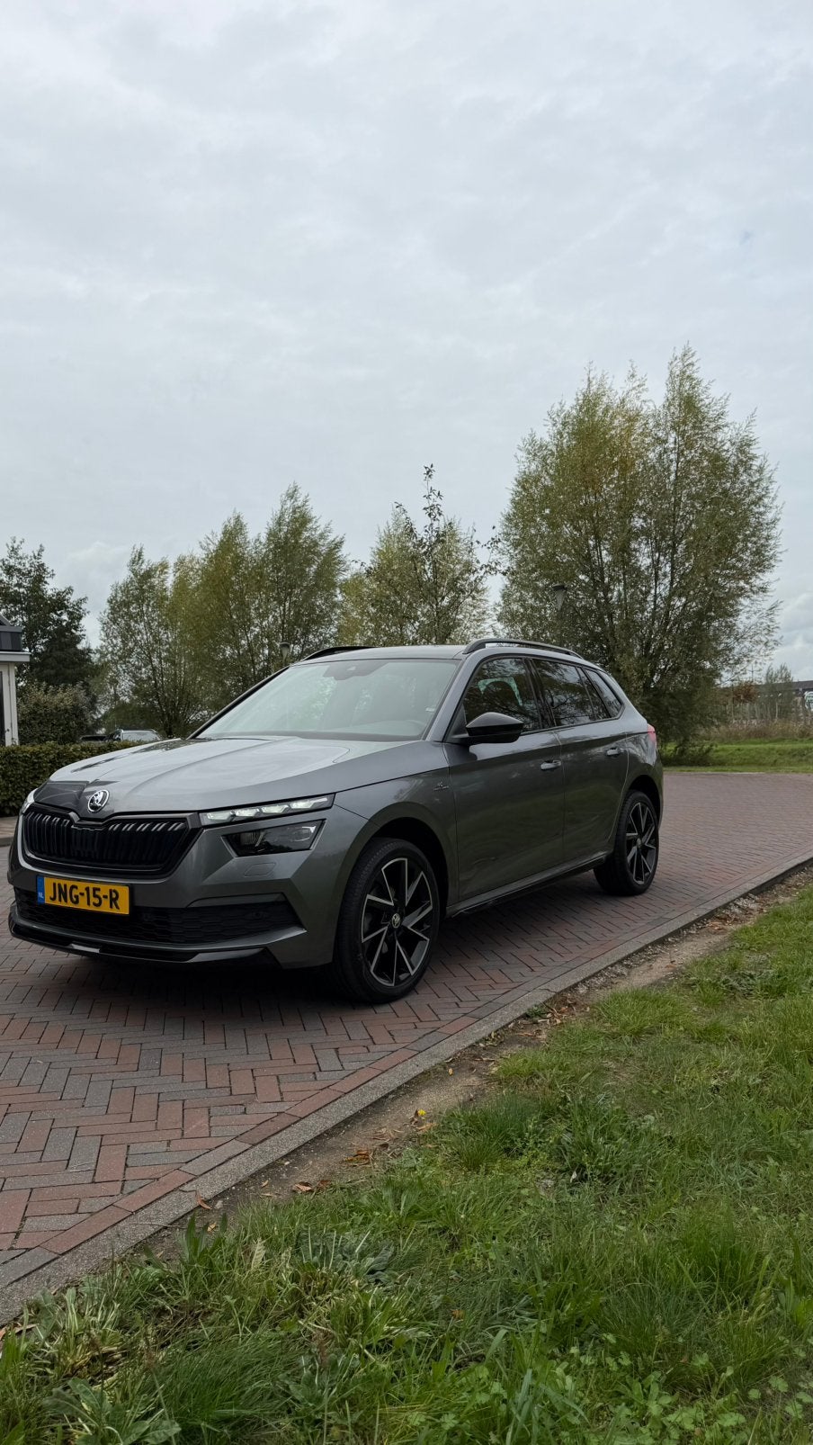 Skoda Kamiq 1.5 TSI ACT Greentech 150pk Dsg-7 2022 Grijs, Auto's, Overige kleuren, Kamiq, 16 km/l, 5 stoelen