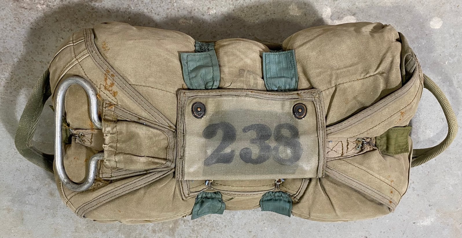 Reserve parachute type T10R - mei 1975, Ophalen of Verzenden, Landmacht, Nederland, Overige typen