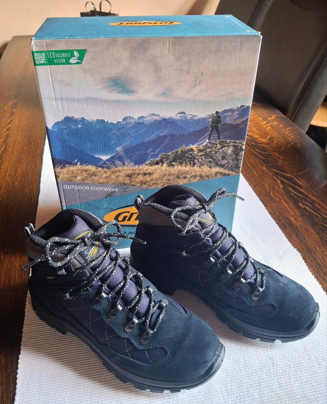 Nieuwe Wandelschoenen, Ophalen of Verzenden, Zo goed als nieuw, Schoenen