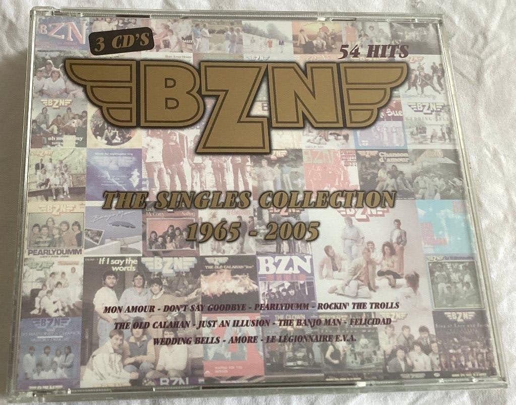 BZN – The Singles Collection 1965 - 2005 3 CD's, Ophalen of Verzenden, Gebruikt, Pop, Boxset
