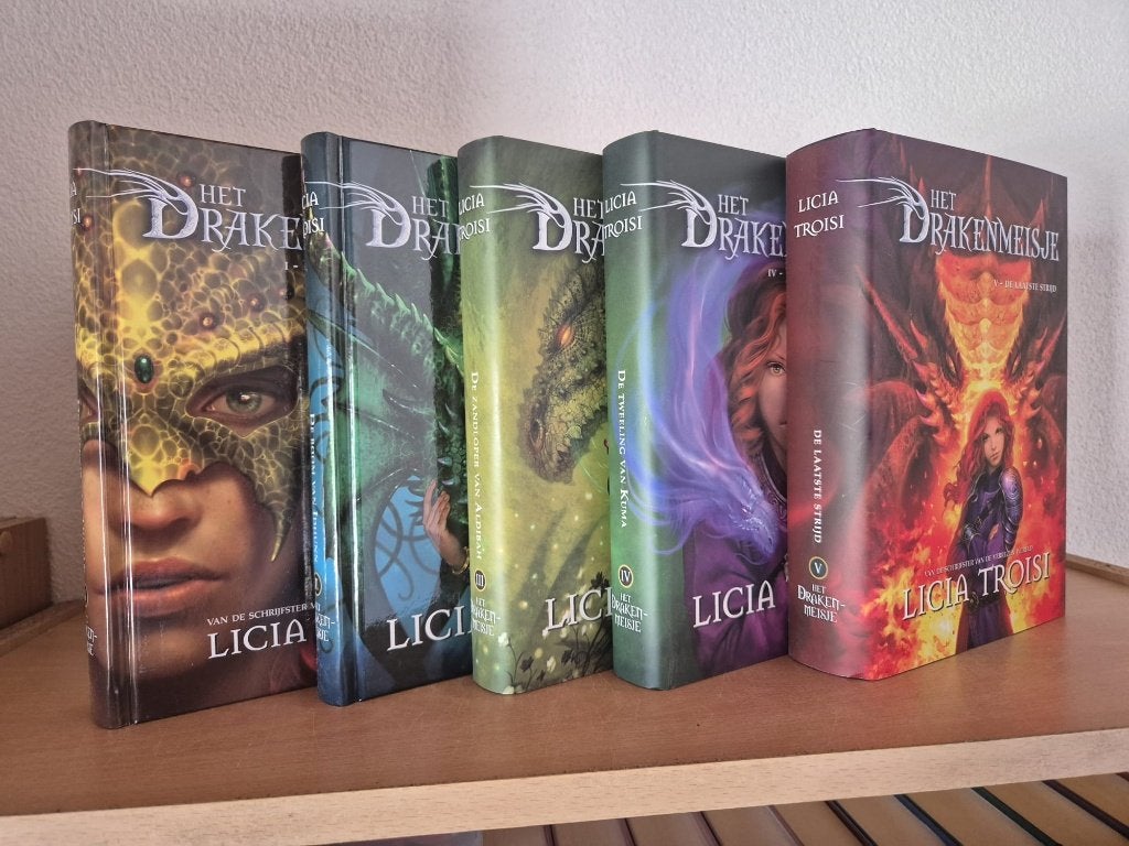 100 + BOEKEN FANTASY HOBB MARTIN MEYER SARAH J. MAAS, Boeken, Ophalen of Verzenden, Gelezen