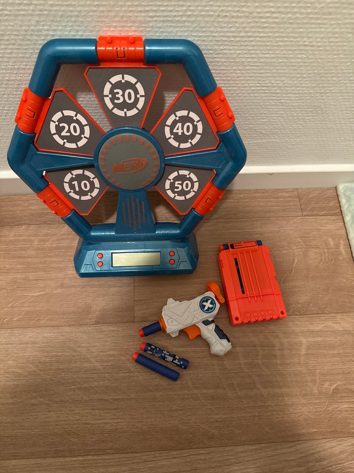 Nerf schietspel met pistool en pijltjeshouder, Kinderen en Baby's, Speelgoed | Overig, Ophalen of Verzenden, Gebruikt, Jongen of Meisje