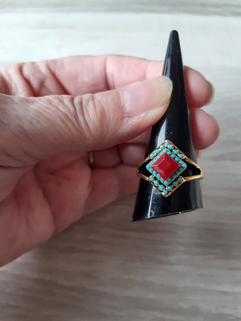 Goudkleurige ring, Overige materialen, 20 of groter, Nieuw, Ophalen of Verzenden