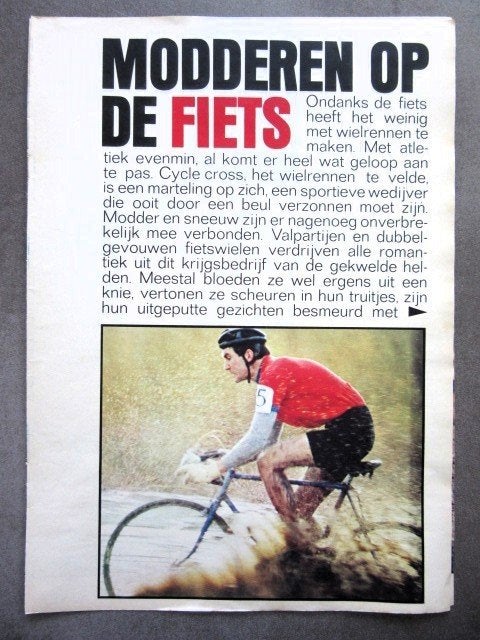 Artikel over veldrijden uit maart 1967 wielrennen cyclocross, Ophalen of Verzenden, 1960 tot 1980, Tijdschrift