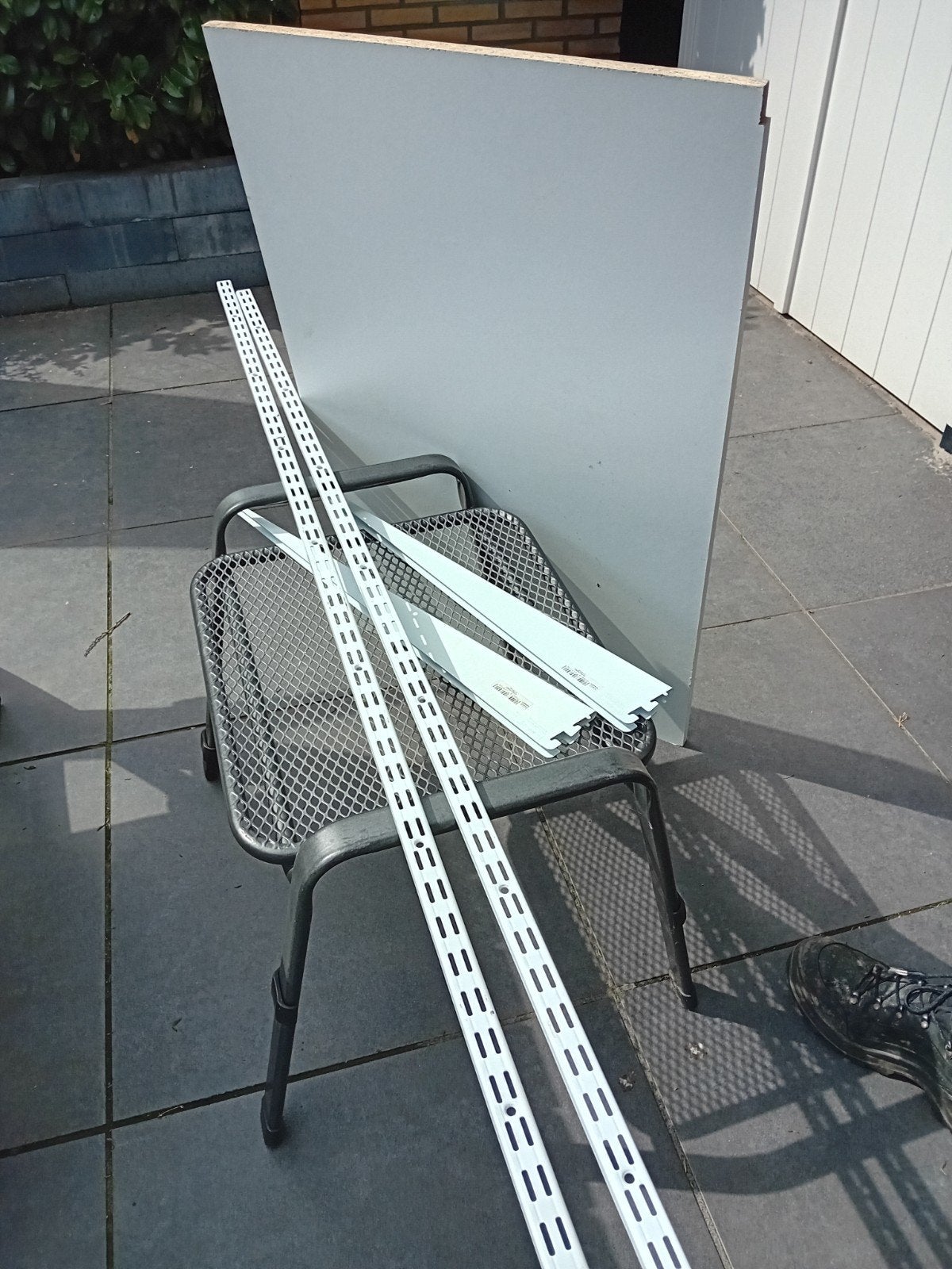 Wandrails, plankdragers en spaanplaat planken voor wandrek, Ophalen, Gebruikt