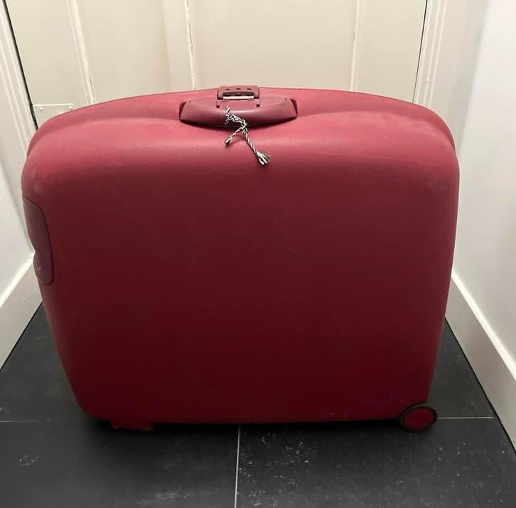 Samsonite harde rode koffer met cijferslot, Sieraden, Tassen en Uiterlijk, Koffers, 60 tot 70 cm, Gebruikt, Hard kunststof, Slot