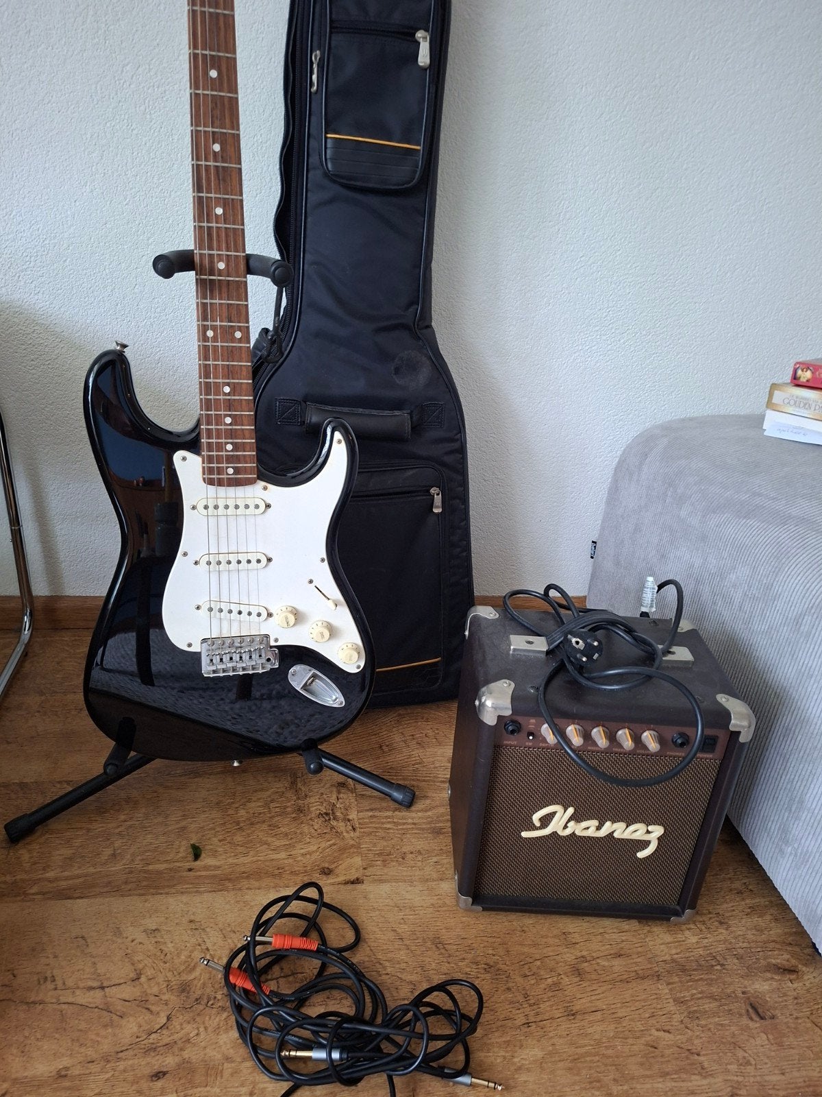 Elektrisch gitaar ESquier - Ibanez versterker en accessoires, Ophalen, Fender, Gebruikt, Met versterker