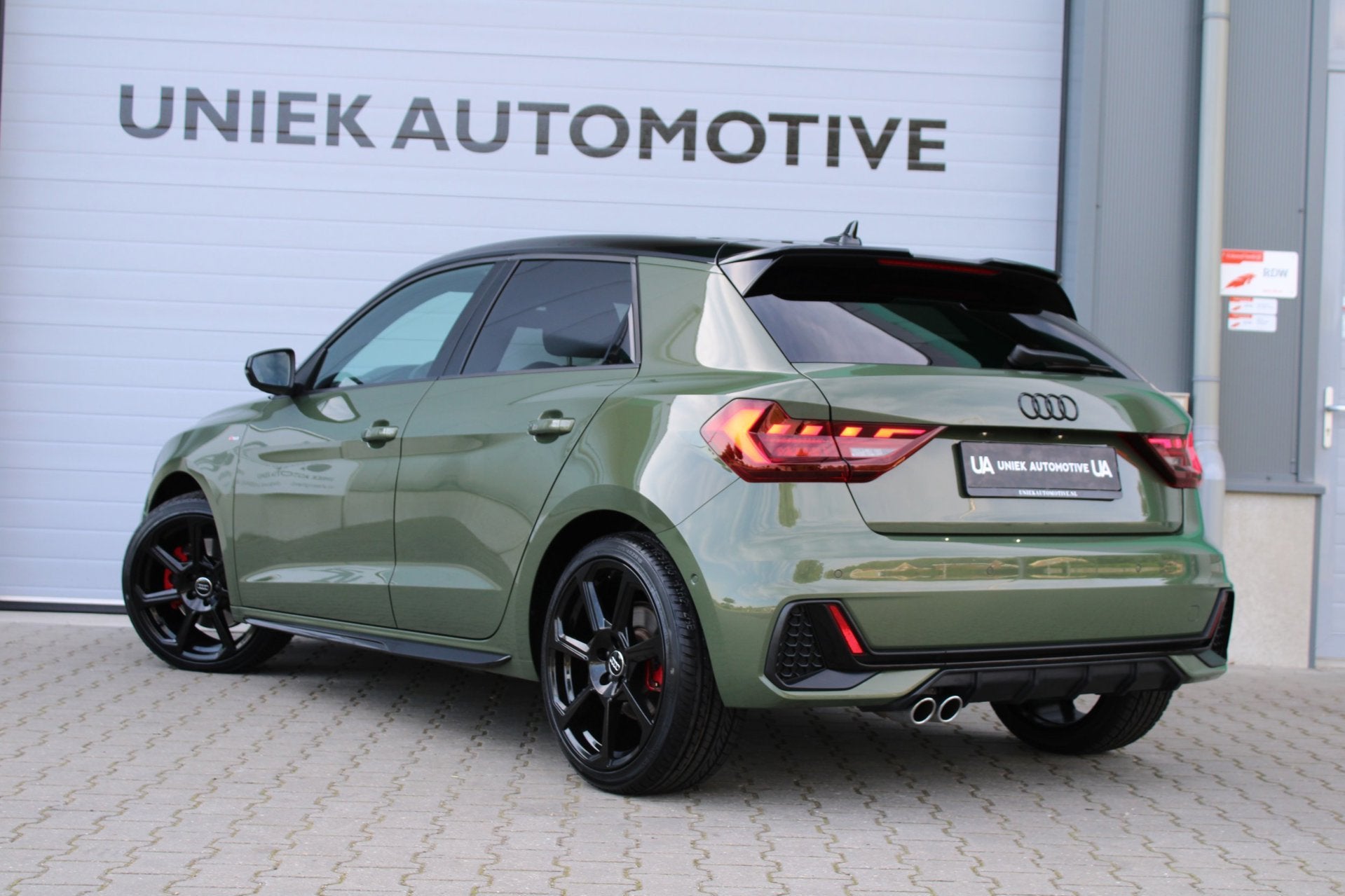 Audi A1 Sportback 40 TFSI COMPETITION | S LINE | SONOS | CAM, 1998 cc, Zwart, 4 cilinders, Bedrijf