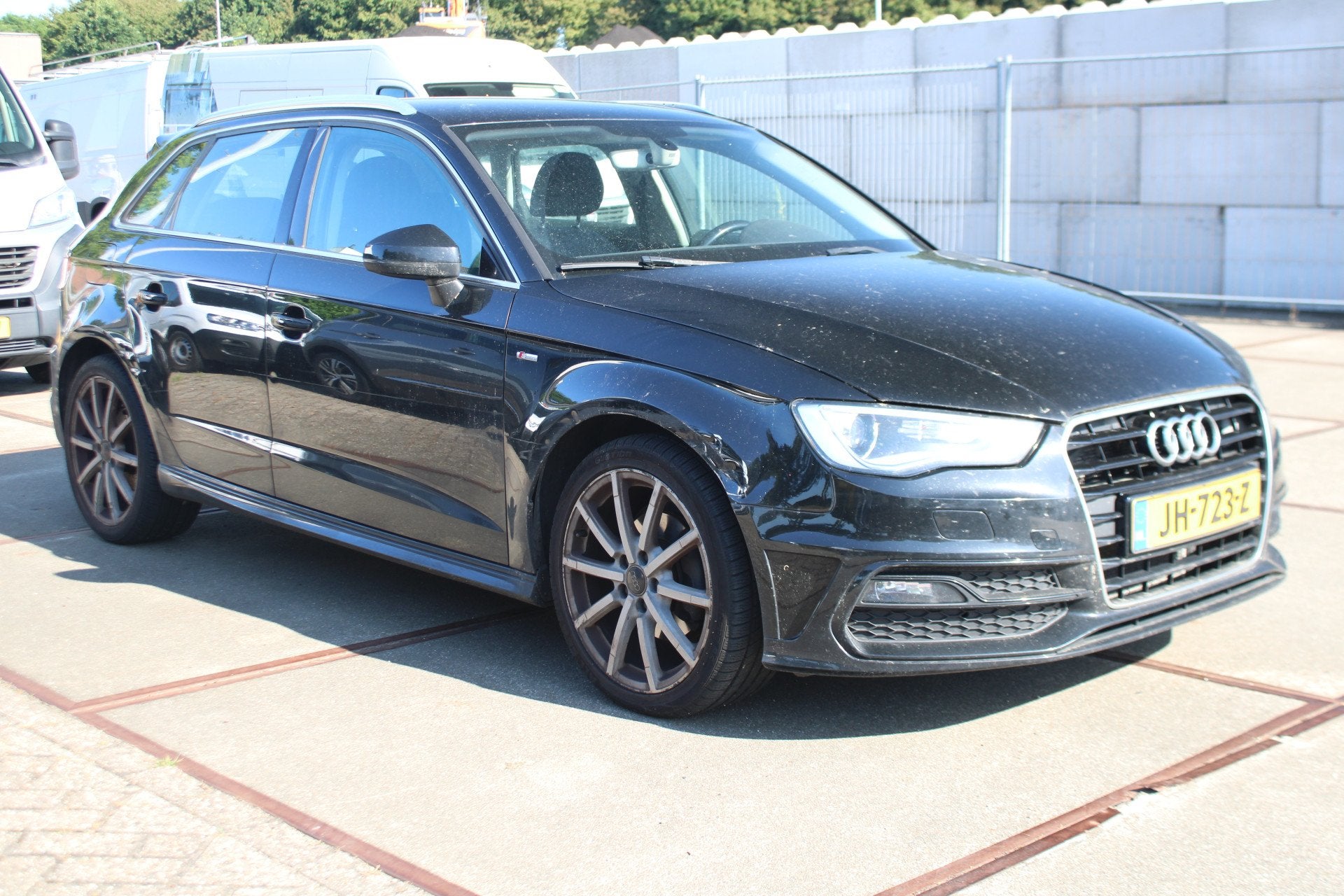 Audi A3 Sportback 1.6 TDI Adrenalin Zie tekst! (bj 2016), Auto's, Audi, Stof, Gebruikt, 4 cilinders, Zwart