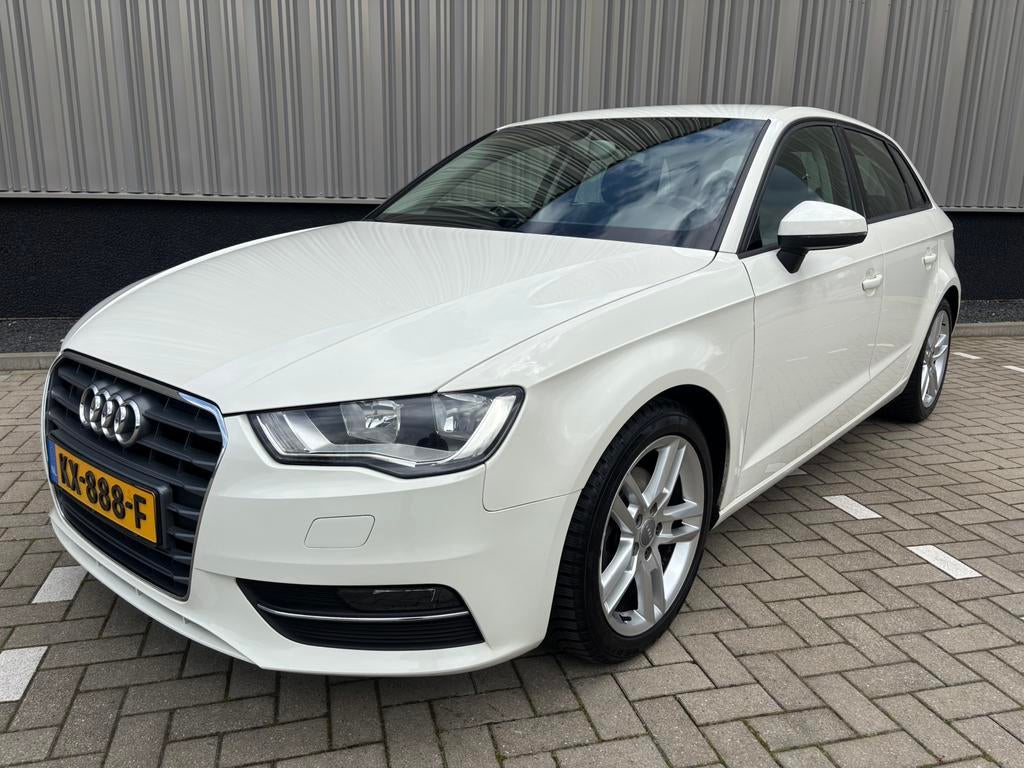 Audi A3 1.4 Tfsi 90KW Sportback S-tronic/Keyless entry/ Navi, Auto's, Stof, Euro 6, 650 kg, Grijs