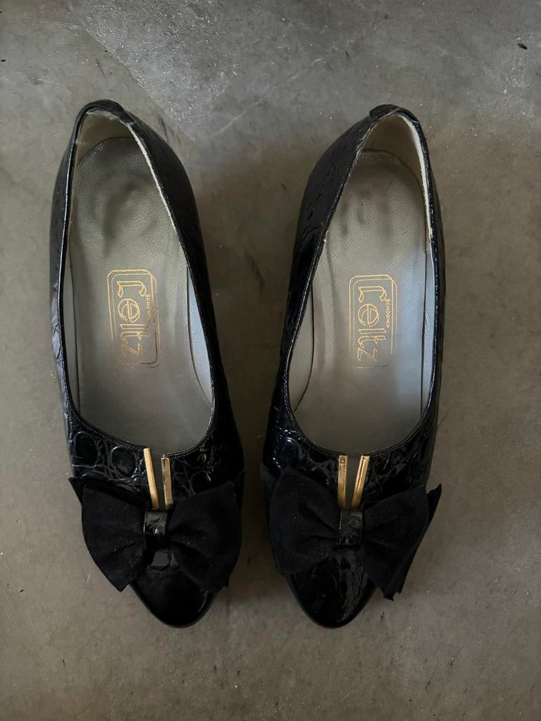 Zwarte Lakleren Pumps met Strik - Maat 34/35, Kleding | Dames, Schoenen, Pumps, Zwart, Ophalen of Verzenden, Zo goed als nieuw