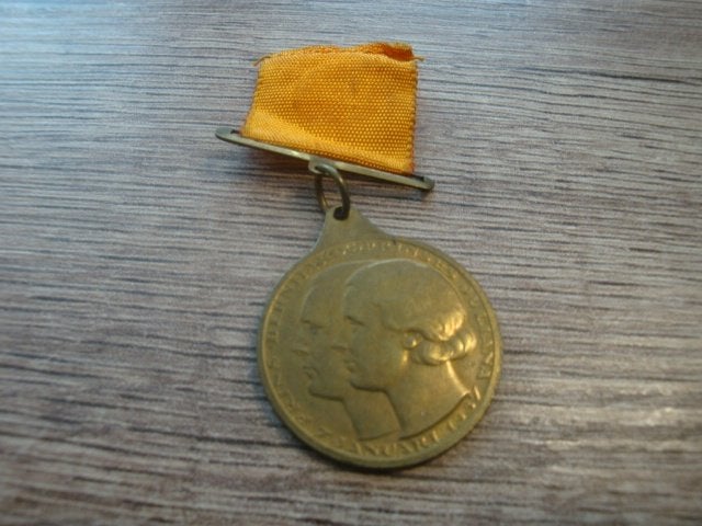 oude medallion prins bernard co prinses juliana 1937, Ophalen of Verzenden