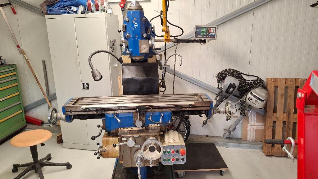 Huvena FBP 44 Freesmachine met Digitale uitlezing ., Doe-het-zelf en Verbouw, Gereedschap | Freesmachines, Gebruikt, Elektrisch