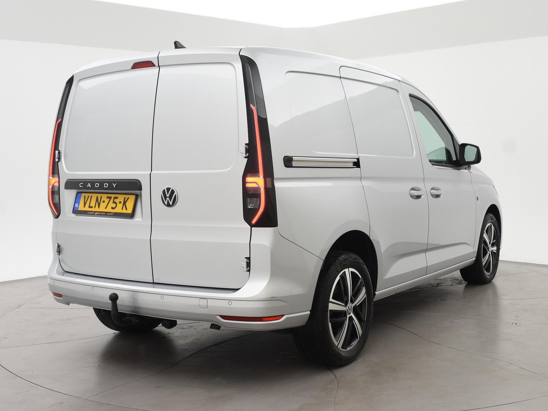 Volkswagen Caddy Cargo 2.0 TDI DSG AUT. 1st EDITION + VIRTUA, Stof, Gebruikt, 4 cilinders, Volkswagen